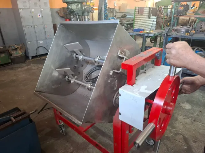Misturador de carne e línguica Marca Caf M 180 