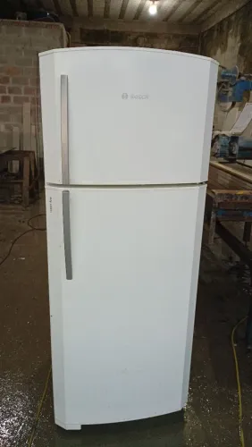 Peça de geladeira interna
