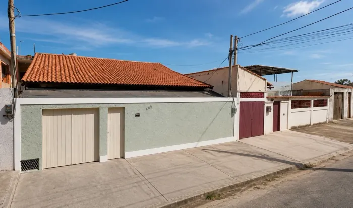 LINDA CASA COM VISTA PARA O MAR