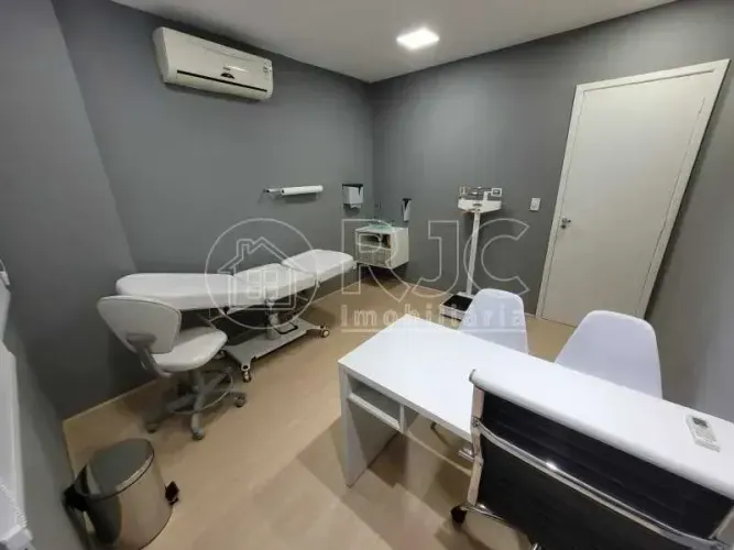 Casa para venda possui 29 metros quadrados em Tijuca - Rio de Janeiro - RJ