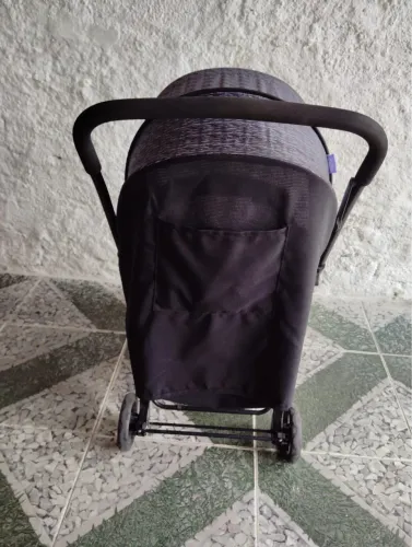 Carrinho de bebê + bebê conforto