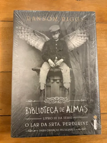 Livro Biblioteca das Almas - Ransom Riggs