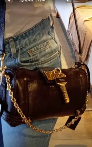 Bolsa Schutz novinha de couro usada uma vez