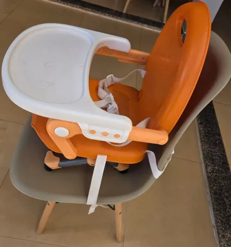 Cadeirinha de Alimentação Portátil 