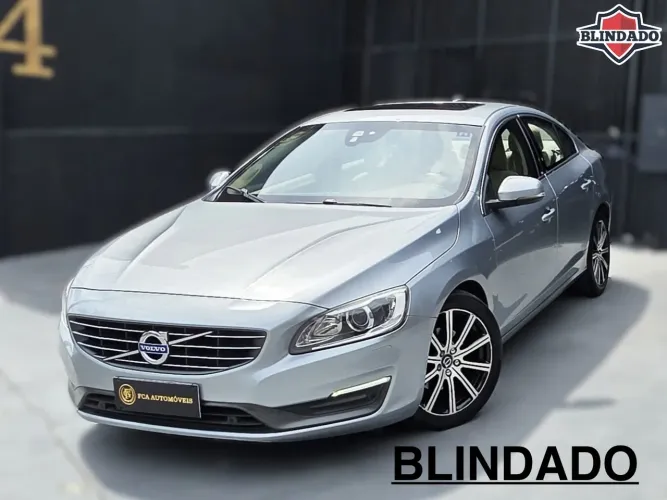 Volvo S60 T-5 R-design 2.0 240cv 4P 2015