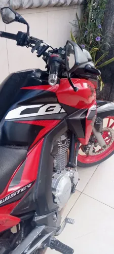 CB 250 2019 flexione
