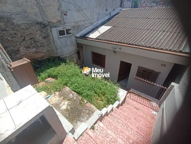 Casa 2 Dormitórios com Terreno de 130m² no Jardim Marisa