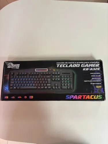 Teclado Gamer Semi Mecânico K-Mex Spartacus KB-A328 LED com Suporte Smartphone - Na Caixa