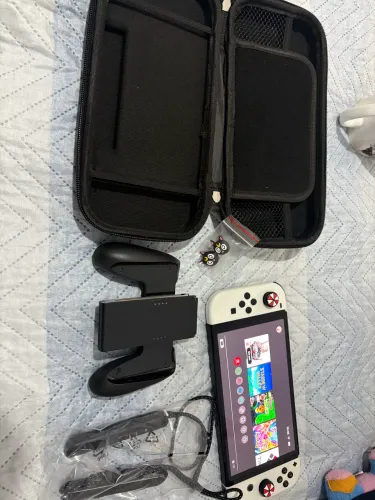Nintendo switch branco OLED desbloqueado 256 memória