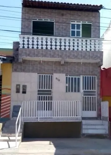 Casa em Avenida Principal (4 quartos, 3 suítes) - Opção de Venda do Prédio