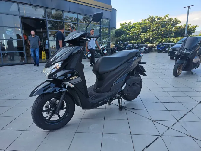 YAMAHA FLUO 125 2024 5000KMS ISRAEL 9 8 3 0 5 7 5 4 3 