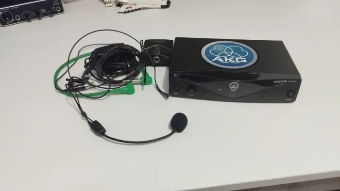 Kit Akg Perception SR45 com mic, receptor e cabos