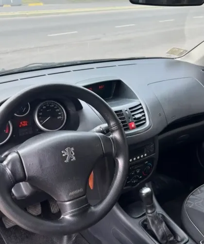 Peugeot 207 - 2010