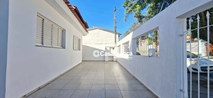 Casa com 03 quartos para alugar no Jardim Simus em Sorocaba/SP.