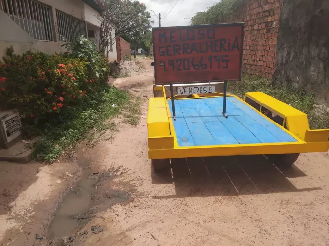 Vende-se está linda carretinha para som