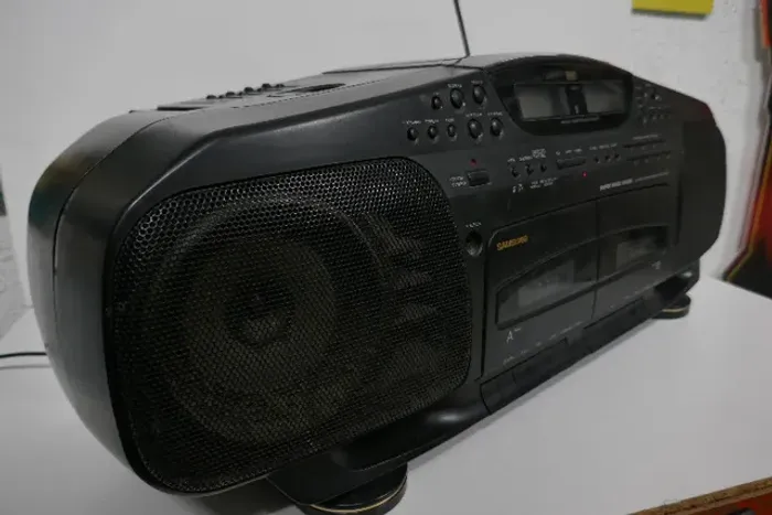 radio bombox antigo