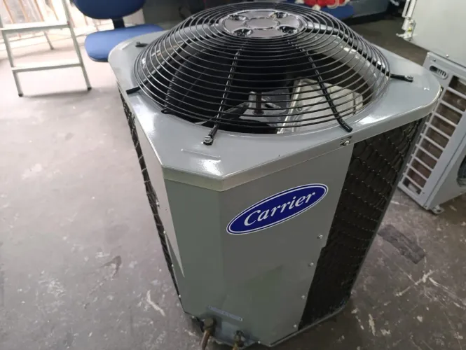 Cond 36.000 BTUs R22 220v com garantia