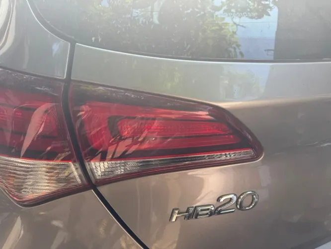 LANTERNA  DE LED  ESQUERDA DA MALA  DE HYUNDAI HB20 HACTH 