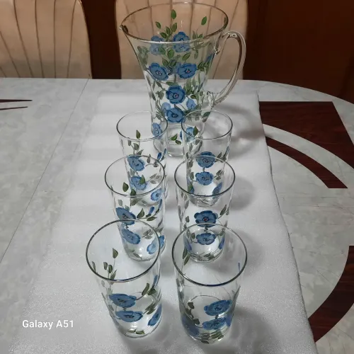 Jogo de Jarra e 6 Copos grandes com Flores Azuis pintado a Mão. Vintage. Pouco uso. 