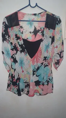 Blusa floral estampada