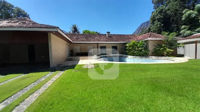 Patrimóvel vende Casa 4 quartos no Jardim Itanhangá