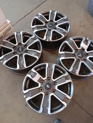 Roda original Ford R17