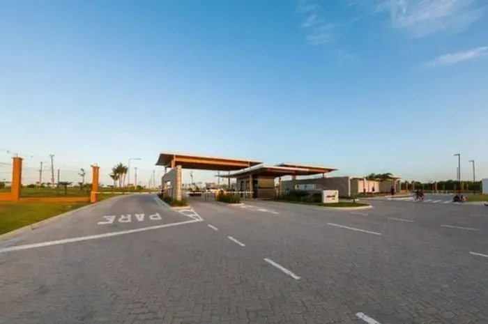 Lote Comercial na Cidade Alpha logo na entrada pronto pra construir