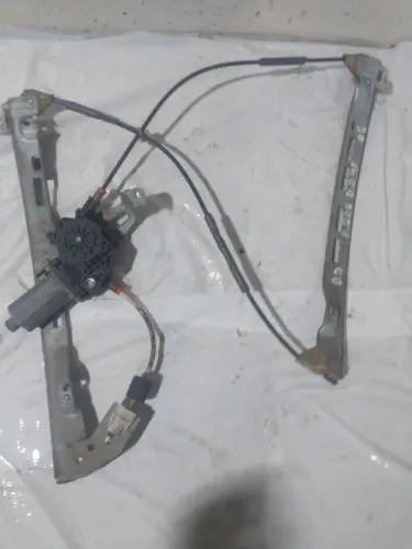 Maquina vidro dianteiro direito peugeot 206 06