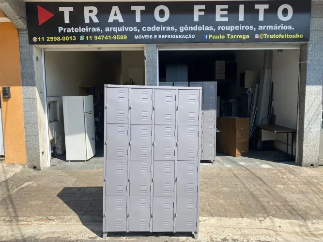 Armário em aço 16 portas