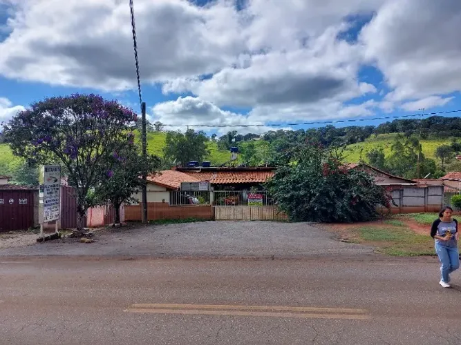 OPORTUNIDADE!! Apartamento com Ponto Comercial em Entre Rios de Minas