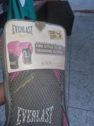 Luvas de boxe EVERLAST (tenho rosa e uma preta)