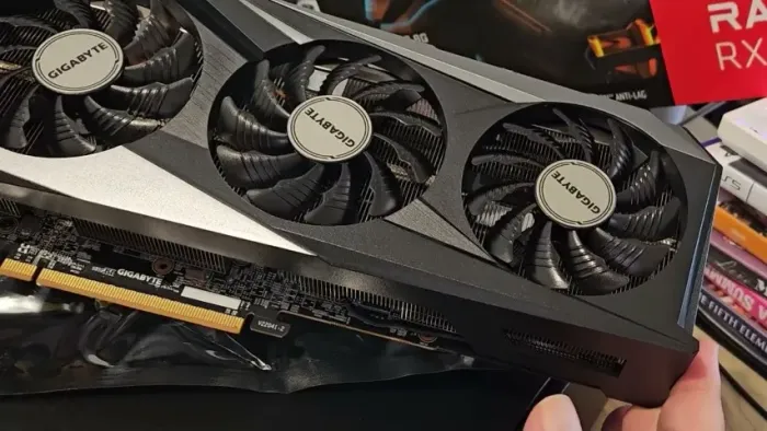 Gigabyte RX 7600 8gb Triple fan