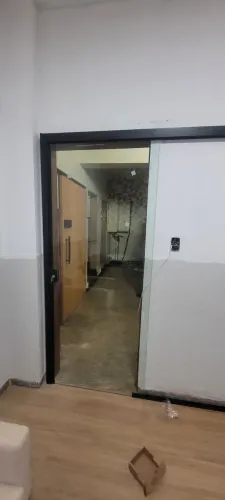 Porta de correr 0.80 x 2.10, nova, instalada