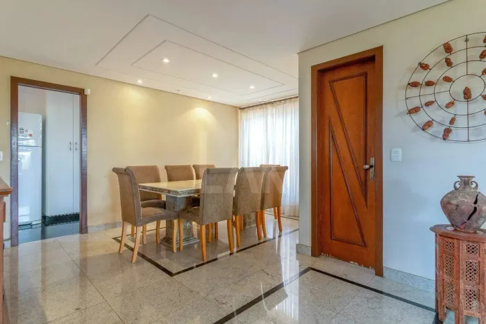 Casa à venda, 4 quartos, 1 suíte, 5 vagas, Belvedere - Belo Horizonte/MG