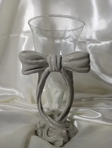 VASO JARRO FLOREIRA VIDRO TULIPA BASE RESINA DECORAÇÃO ESTATUETA LAÇO ESCULTURAL.