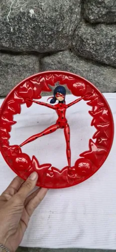 Lady Bug Boneca na roda com som importado