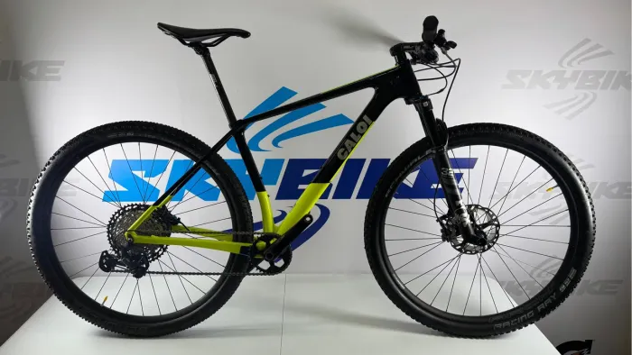 CALOI ELITE CARBON RACING TAMANHO 17 SEMI NOVA