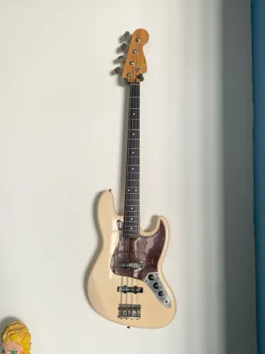 Baixo Squier Classic Vibe 