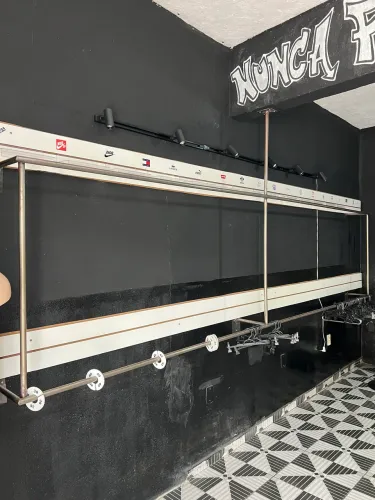 Arara para loja de roupa 