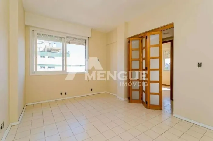Aluga-se cobertura na Cidade Baixa, 183m² por R$ 5.500,00.