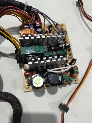 PLACA RETIRADA DE PEÇAS Fonte ATX TR2-600NL2NC 600W