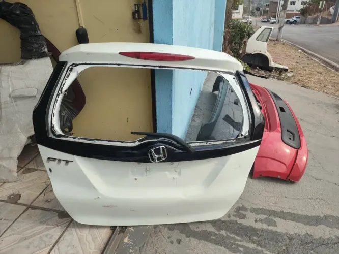 Honda fit ano 2019 tampa traseira