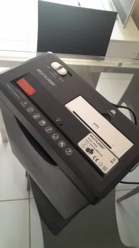 Destruidora de Papéis Multilaser GF004