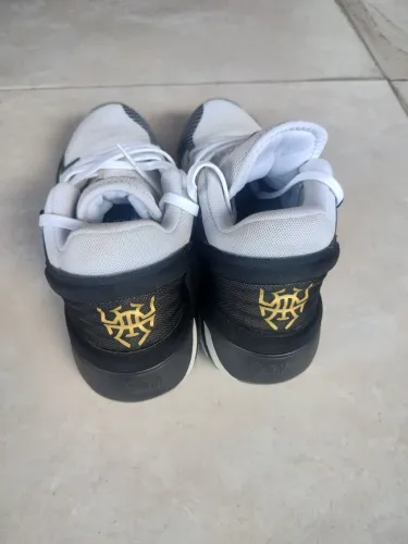 Tênis Adidas -38