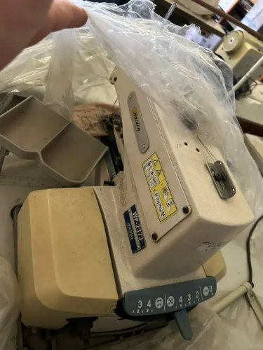 MÁQUINA DE PREGAR BOTÃO DE MASSA