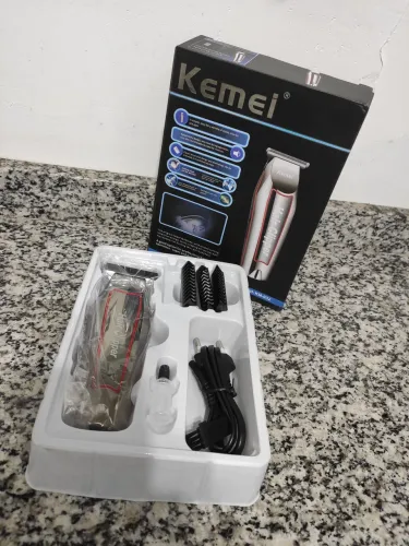 Máquina de Cortar Cabelo Kemei (Novo a Pronta Entrega)