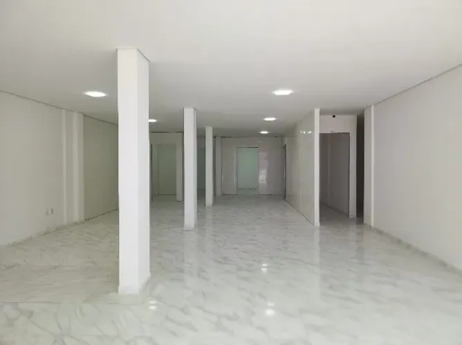 Sala comercial em Balneário Camboriú de 190m2