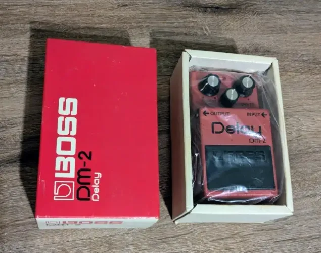 Pedal Boss Efeito Delay Dm-2 Japan Original Na Caixa