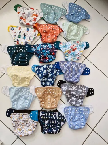 Fraldas de pano reutilizáveis com estampas variadas
