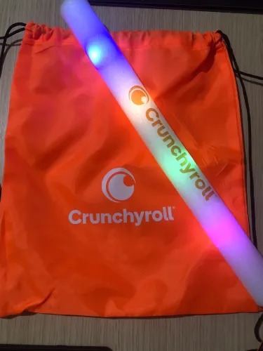 Kit Crunchyroll com Sacola e Bastão que acende CCXP